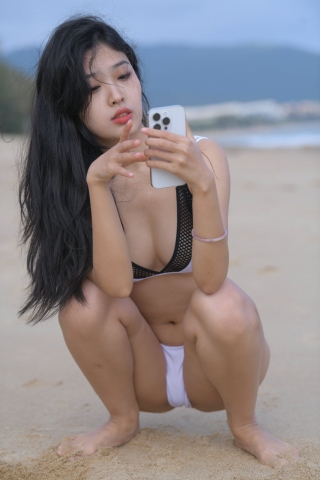 九厘米的雾泳装